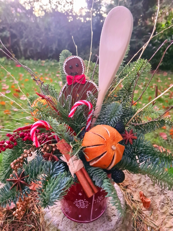 Gingerbread Man Pot Arrangement