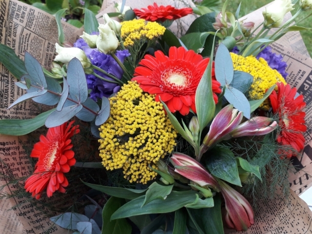 Bright and Beautiful Handtied Bouquet