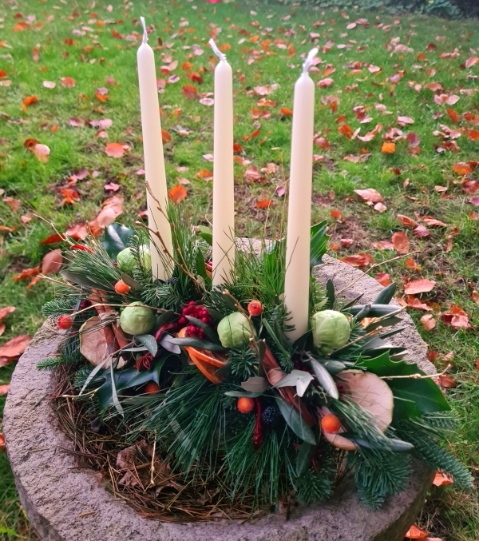 Tudor Feast Table Arrangement